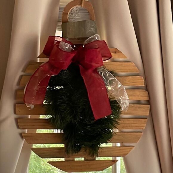 Hand made 18”x 23” wooden Christmas ornament wreath/hanger w/greenery & bow - Picture 1 of 7